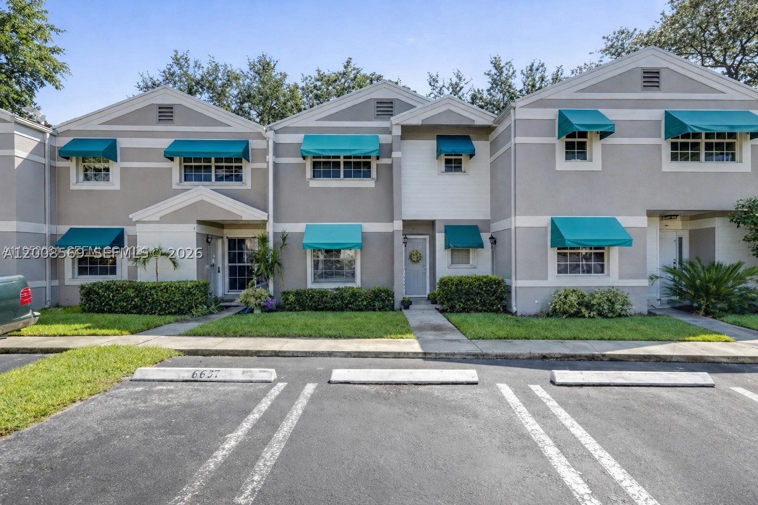 FLAMINGO GARDENS PHASE FO - Residential