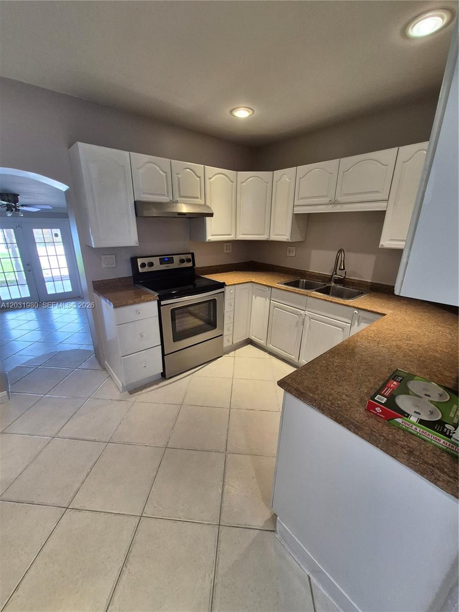 ROYAL PALM ESTATES - Residential