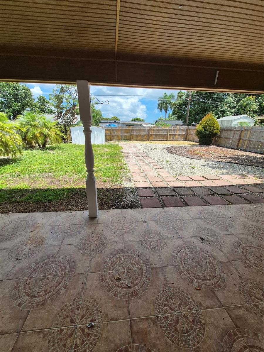 ROYAL PALM ESTATES - Residential