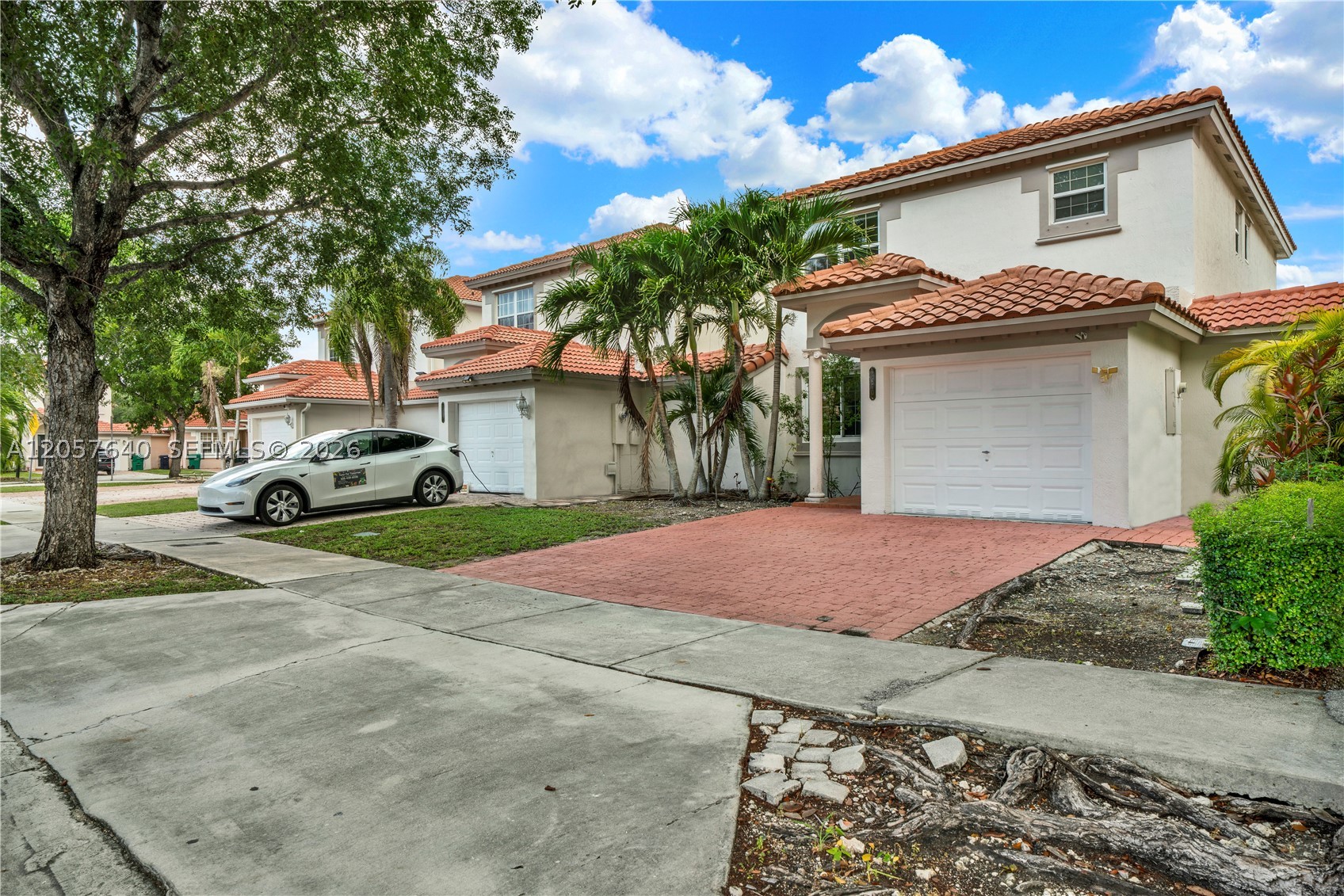 A B AT TAMIAMI TRAIL PHAS - Residential