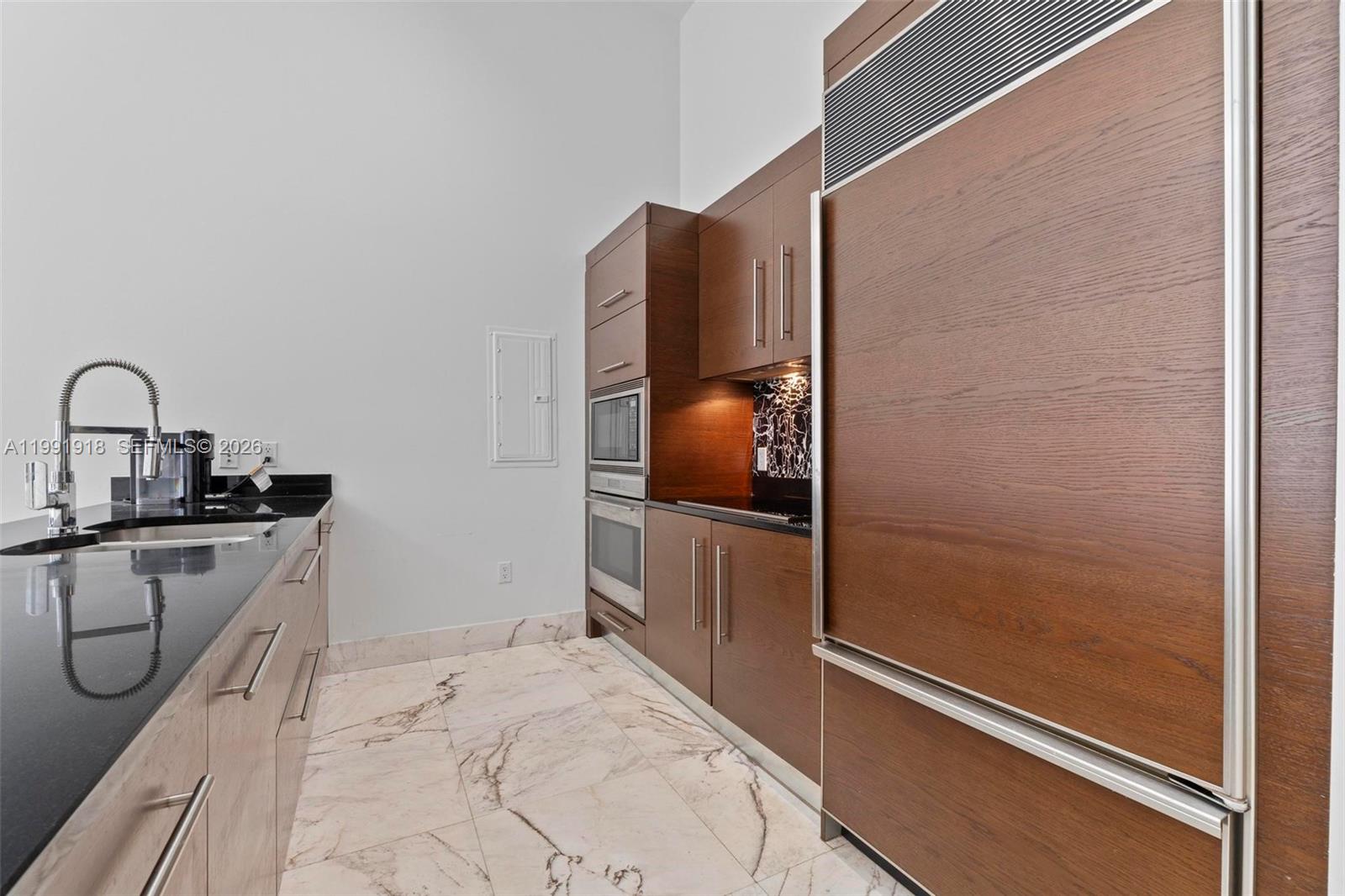 ICONBRICKELL CONDO NO 1 - Residential