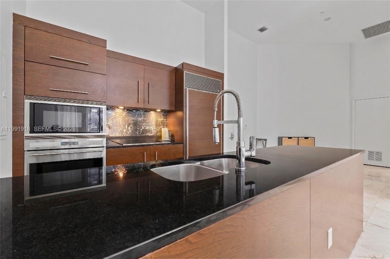 ICONBRICKELL CONDO NO 1 - Residential
