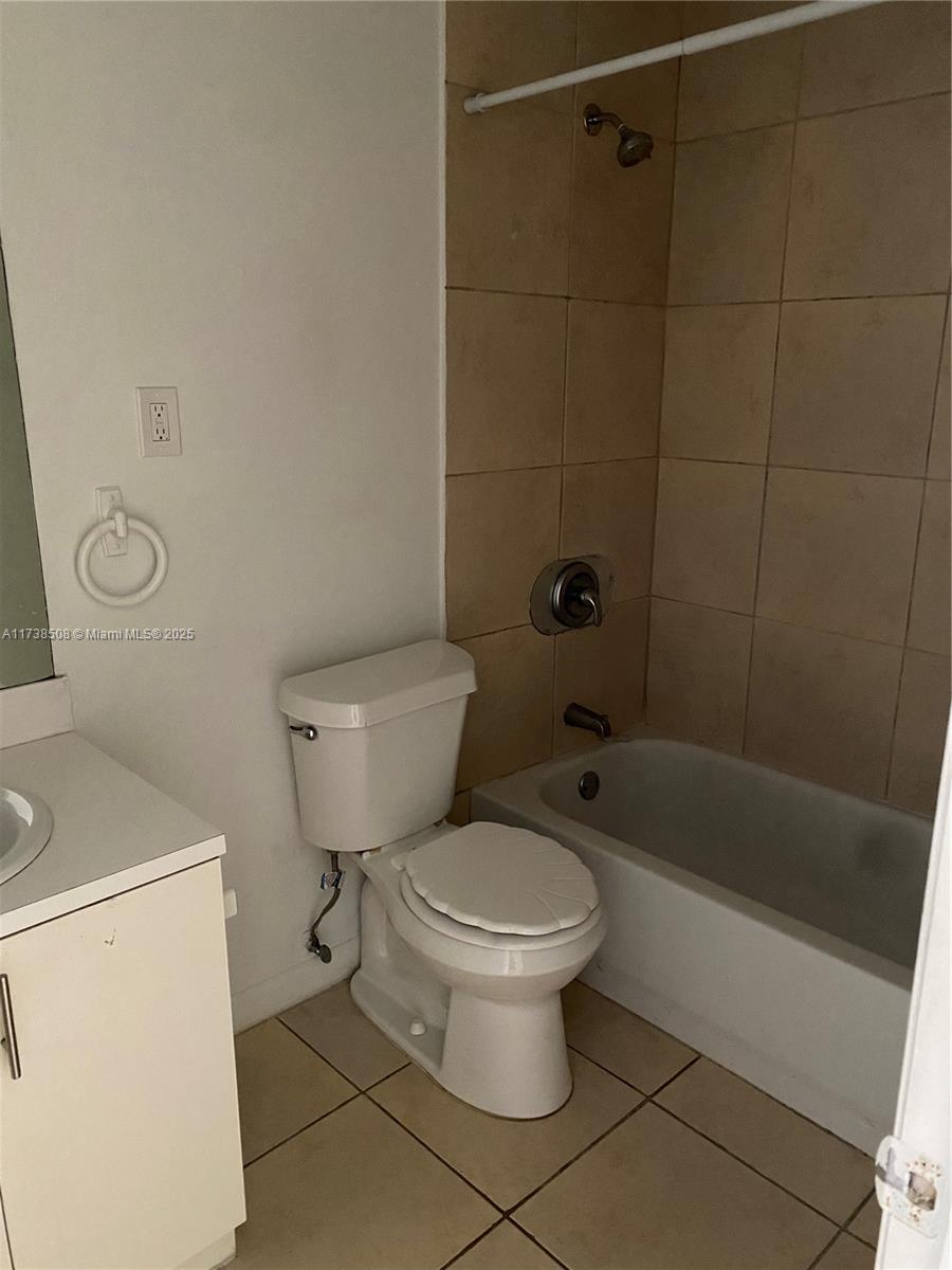 RIVE MARSEILLES CONDO - Residential Lease