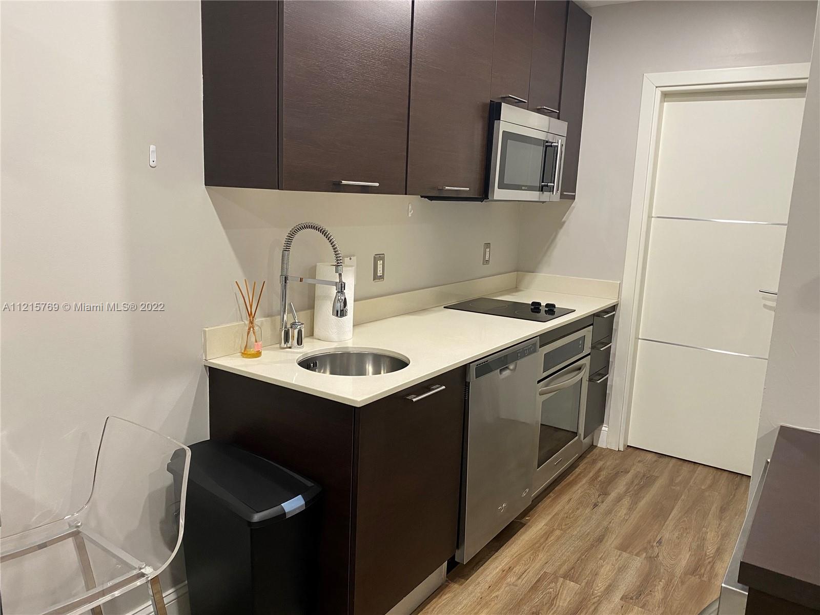 ETRURIA CONDO - Residential Lease
