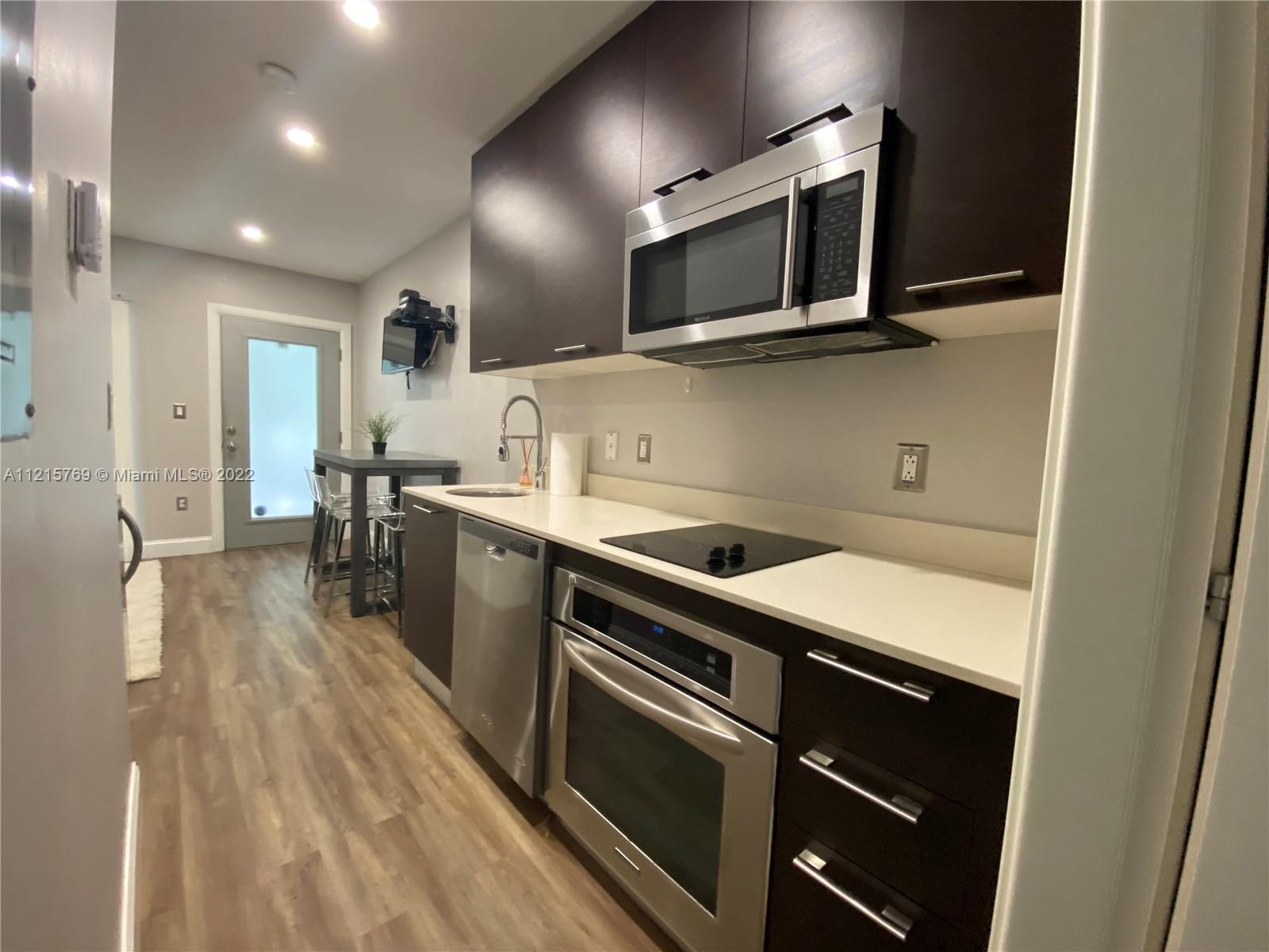 ETRURIA CONDO - Residential Lease