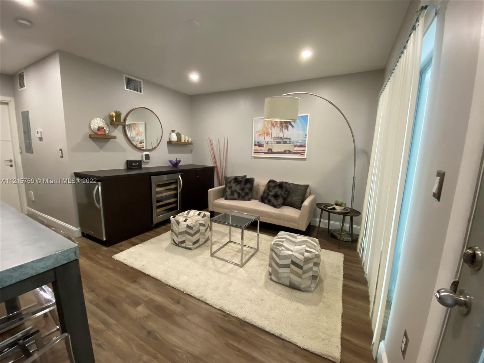 ETRURIA CONDO - Residential Lease