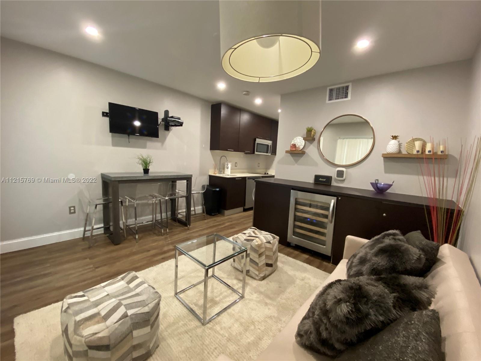 ETRURIA CONDO - Residential Lease