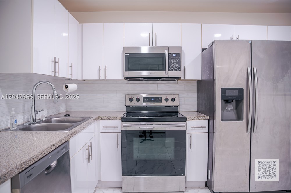LAUDERDALE OAKS CONDO 7 - Residential