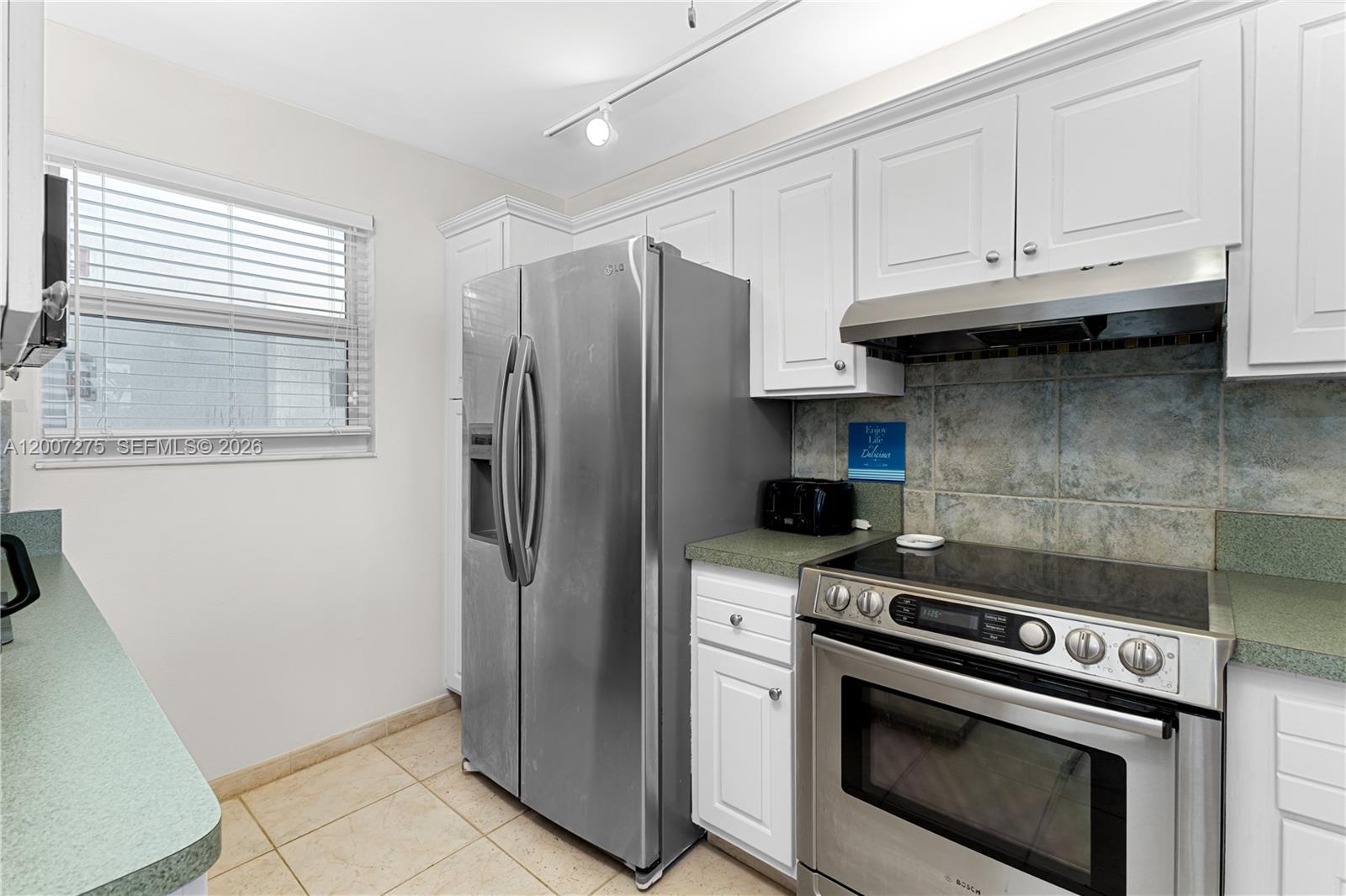 DELPHI TOWERS CONDO - Residential