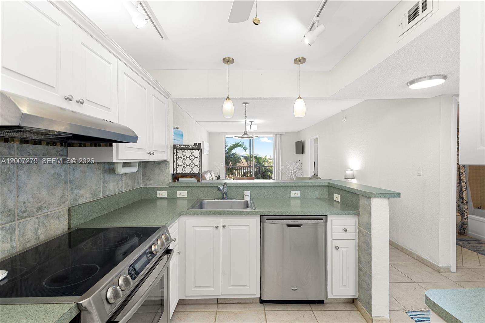 DELPHI TOWERS CONDO - Residential