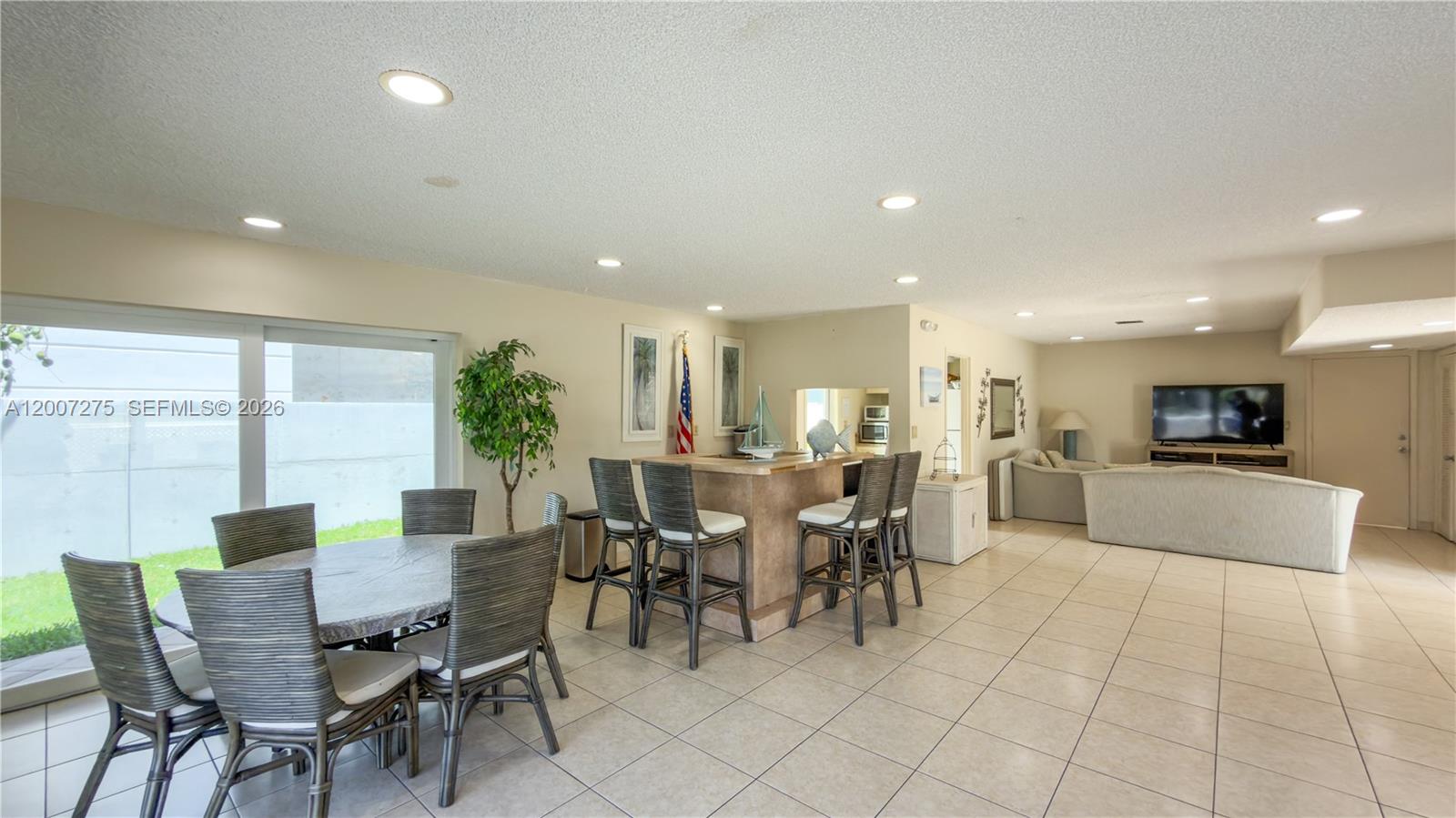 DELPHI TOWERS CONDO - Residential