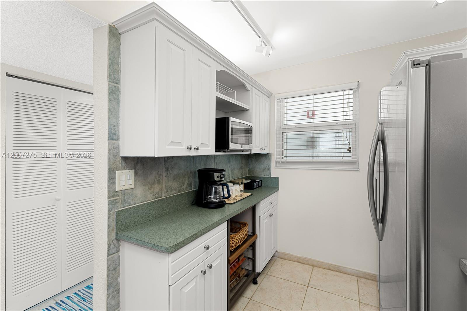DELPHI TOWERS CONDO - Residential