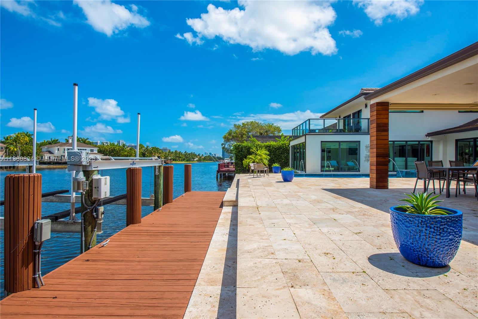 HOLLYWOOD GOLF ESTATES SE - Residential