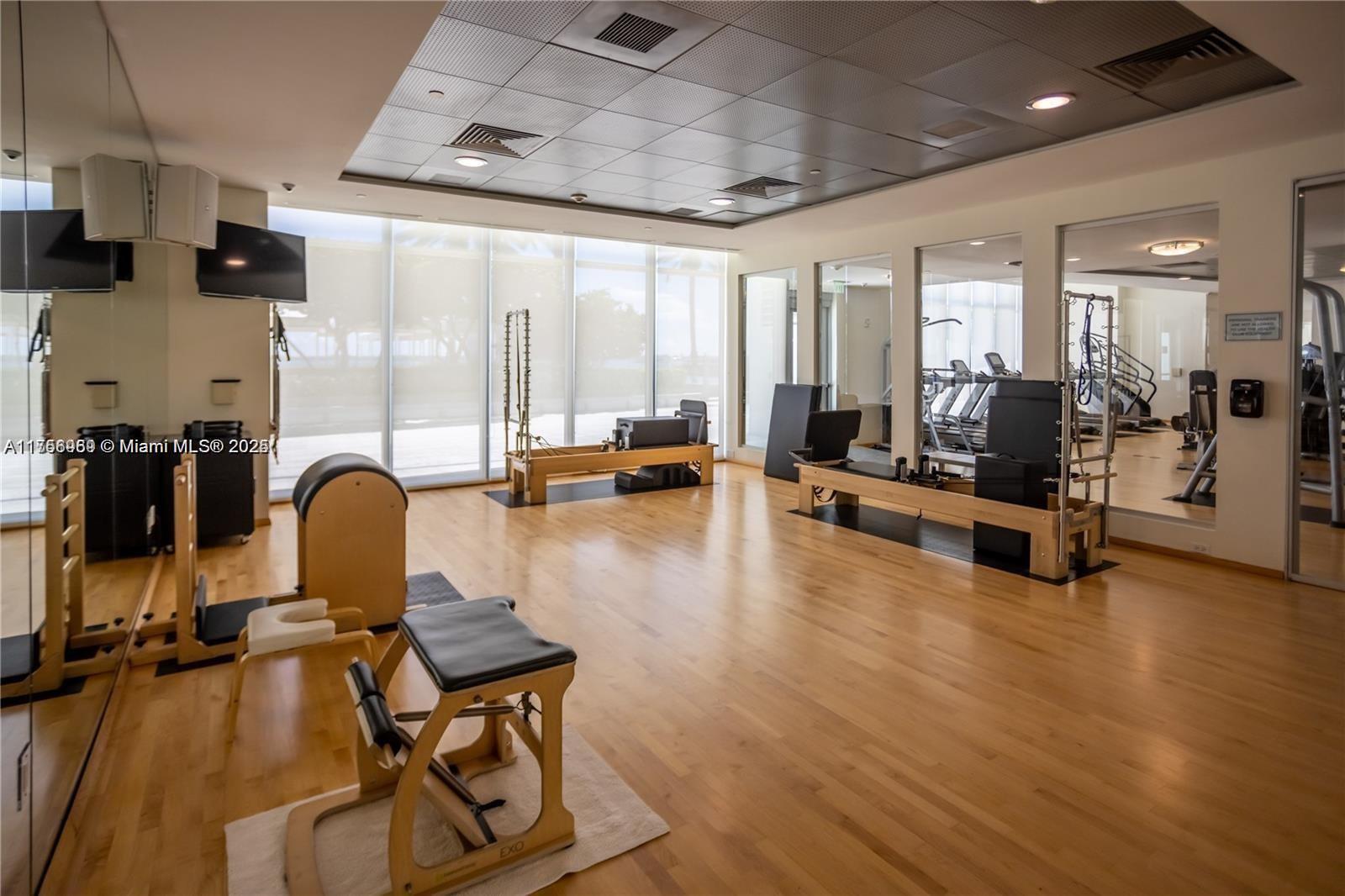 JADE RESIDENCES BRICKELL - Residential