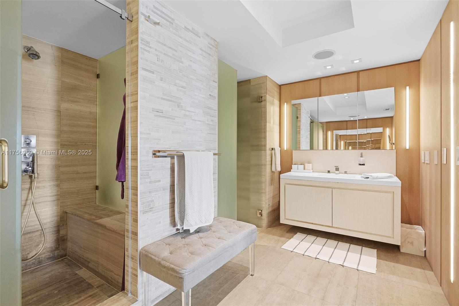 JADE RESIDENCES BRICKELL - Residential