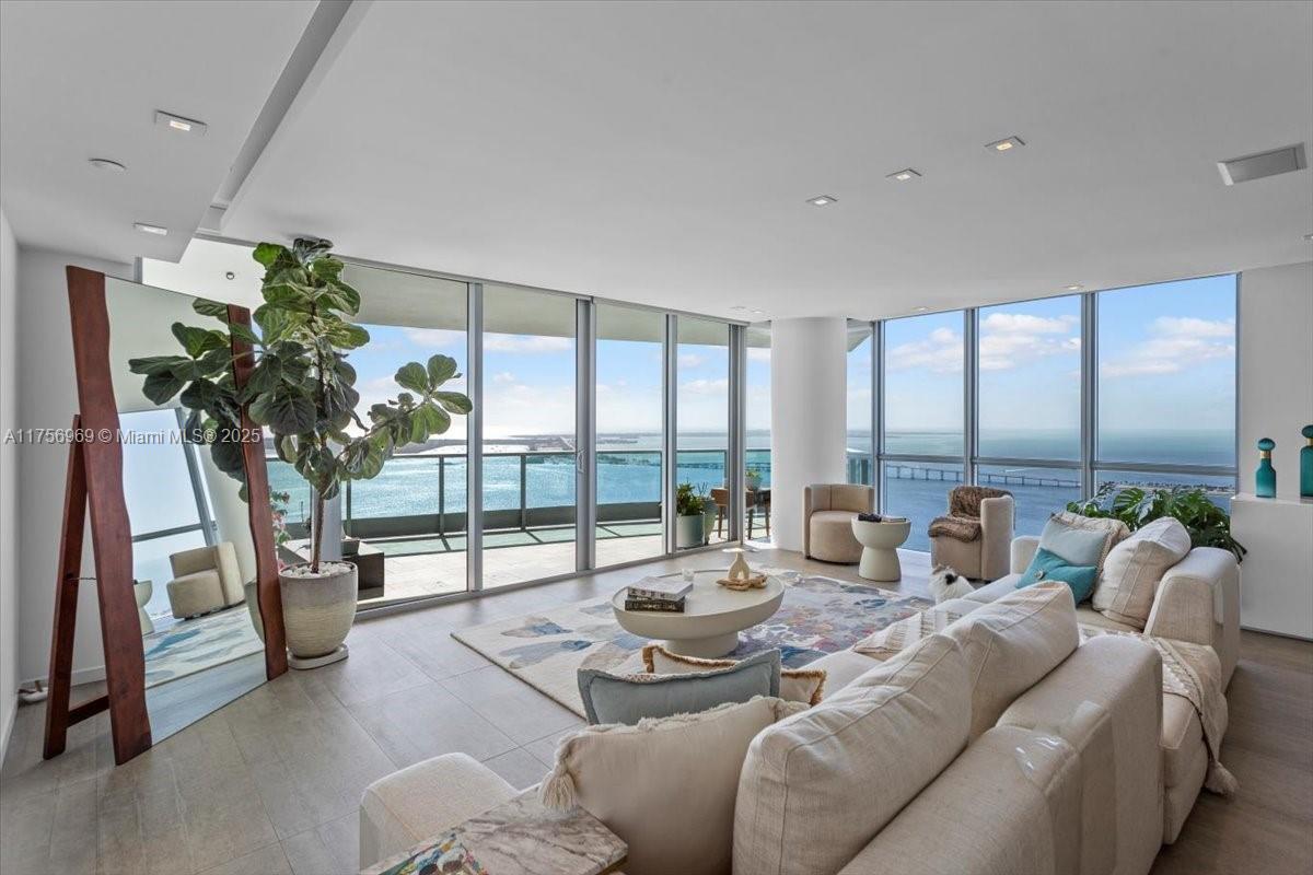 JADE RESIDENCES BRICKELL - Residential