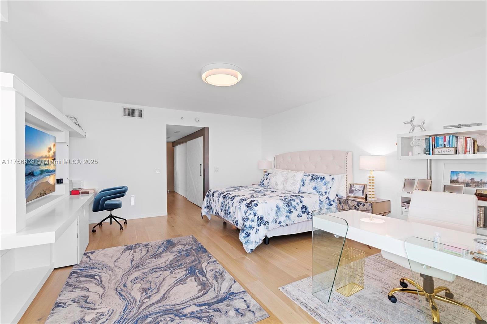 JADE RESIDENCES BRICKELL - Residential