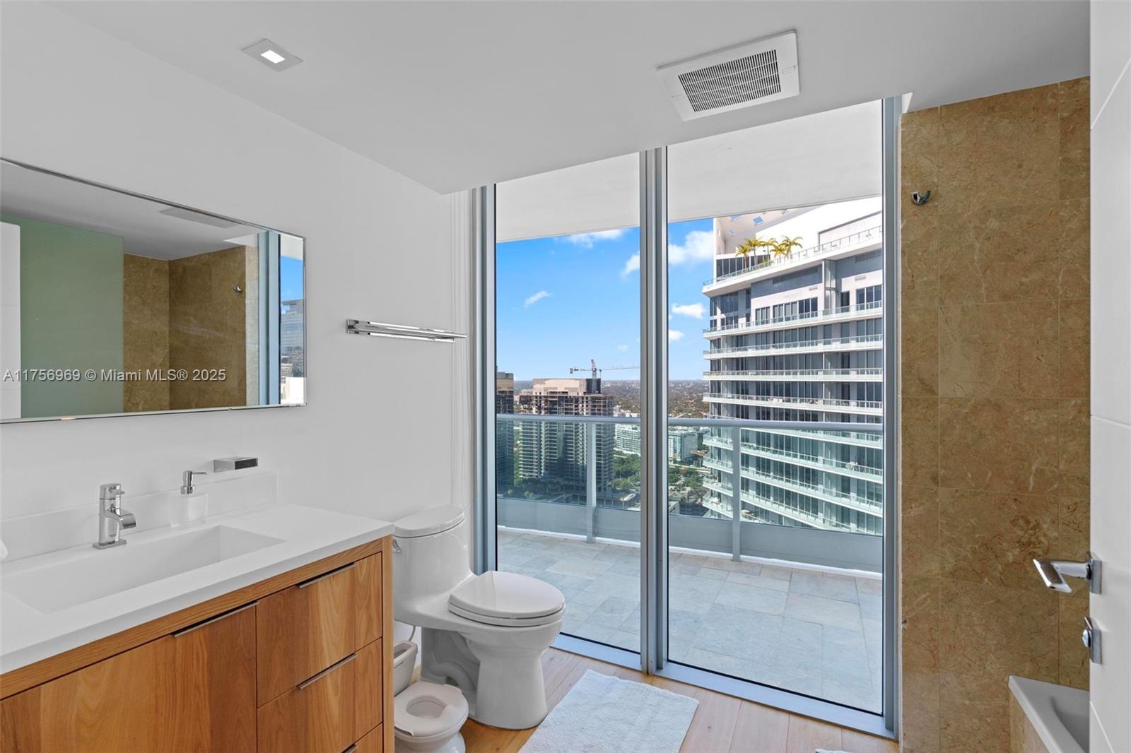 JADE RESIDENCES BRICKELL - Residential
