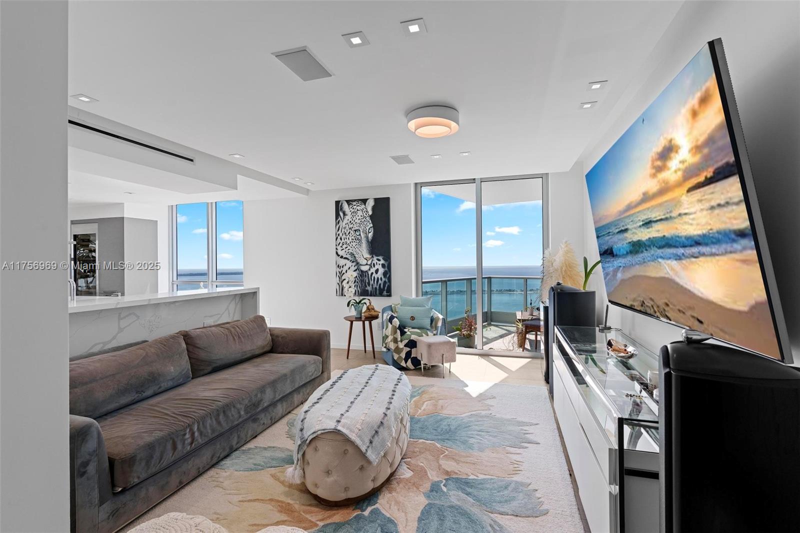 JADE RESIDENCES BRICKELL - Residential