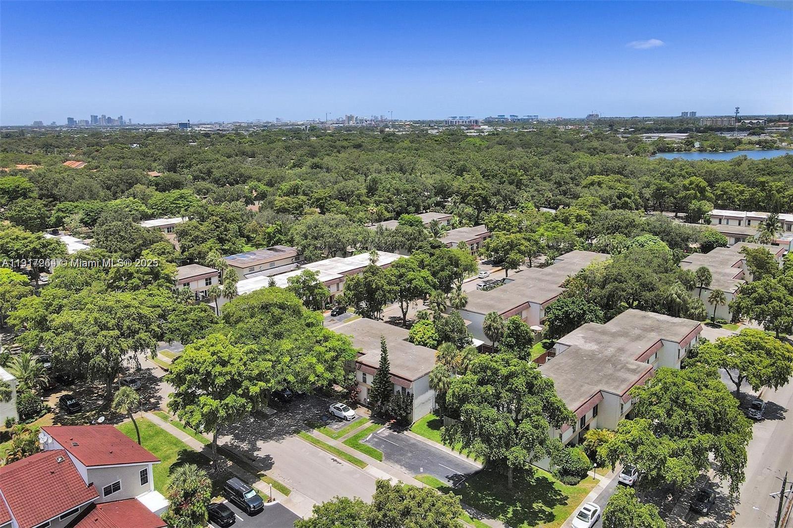 HOLLYWOOD GARDENS CONDOMI - Residential