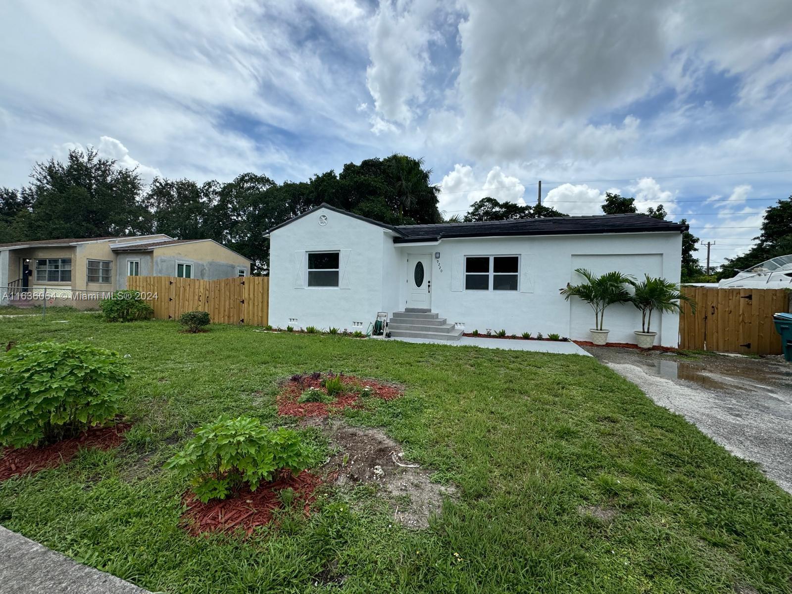 FLAMINGO VILLAGE - Residential