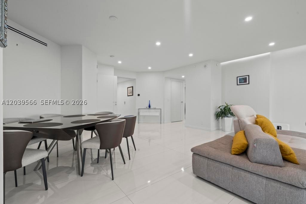MARINA TOWER CONDO - Residential