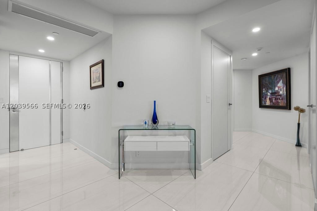 MARINA TOWER CONDO - Residential