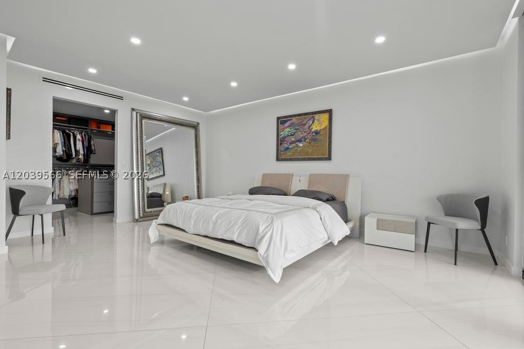 MARINA TOWER CONDO - Residential