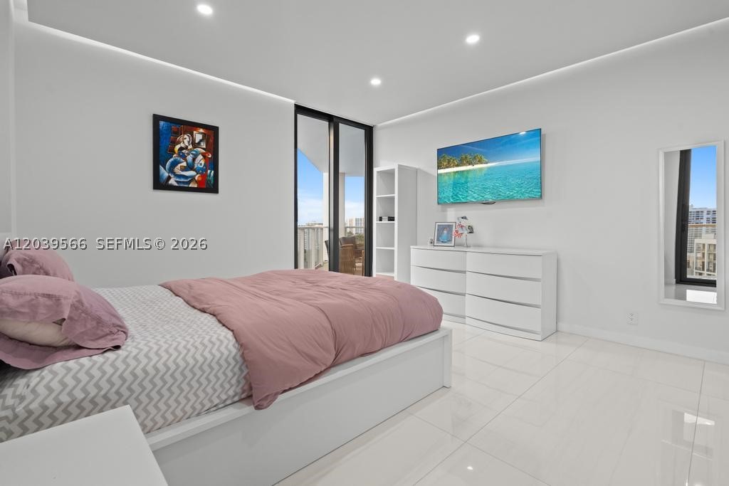 MARINA TOWER CONDO - Residential