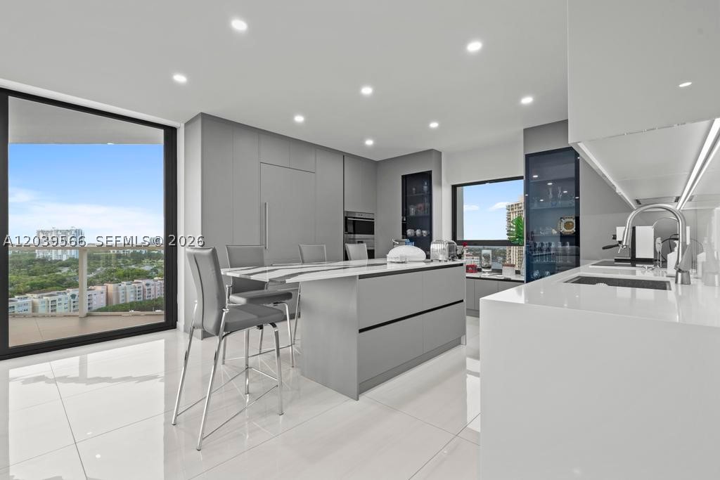 MARINA TOWER CONDO - Residential