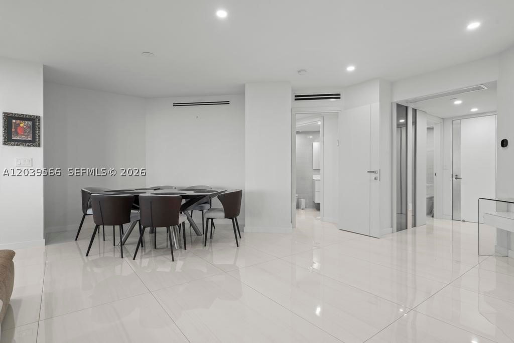 MARINA TOWER CONDO - Residential