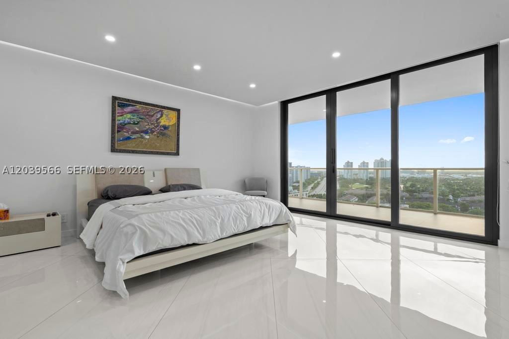MARINA TOWER CONDO - Residential