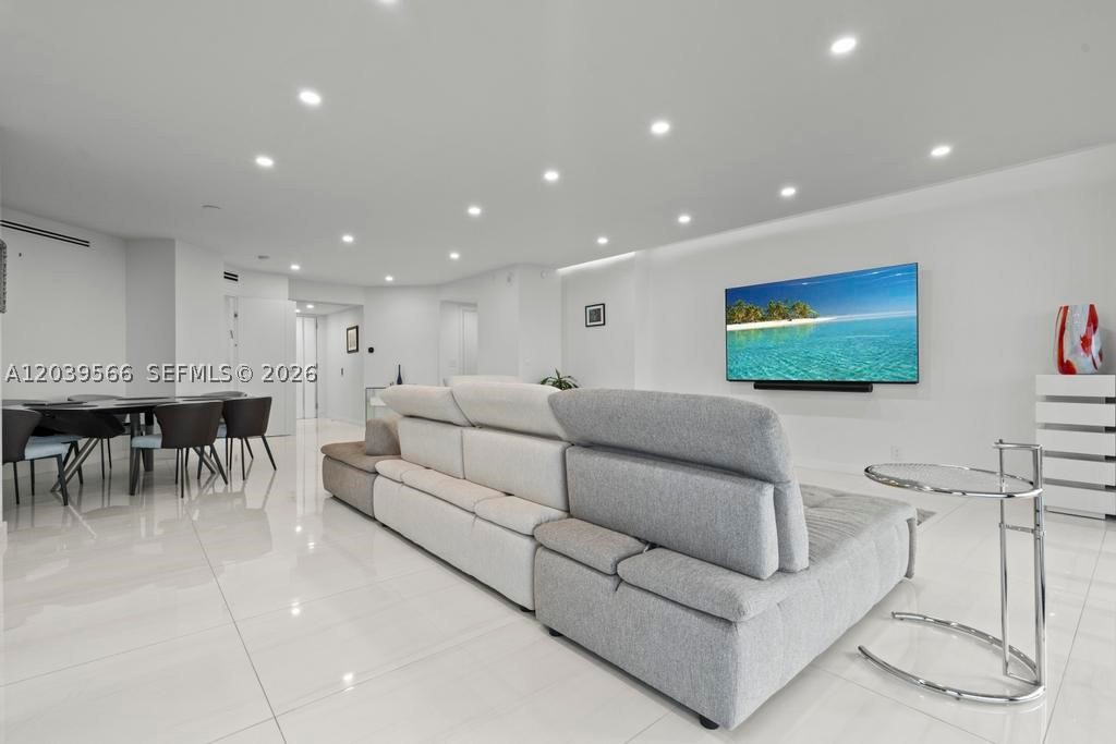MARINA TOWER CONDO - Residential