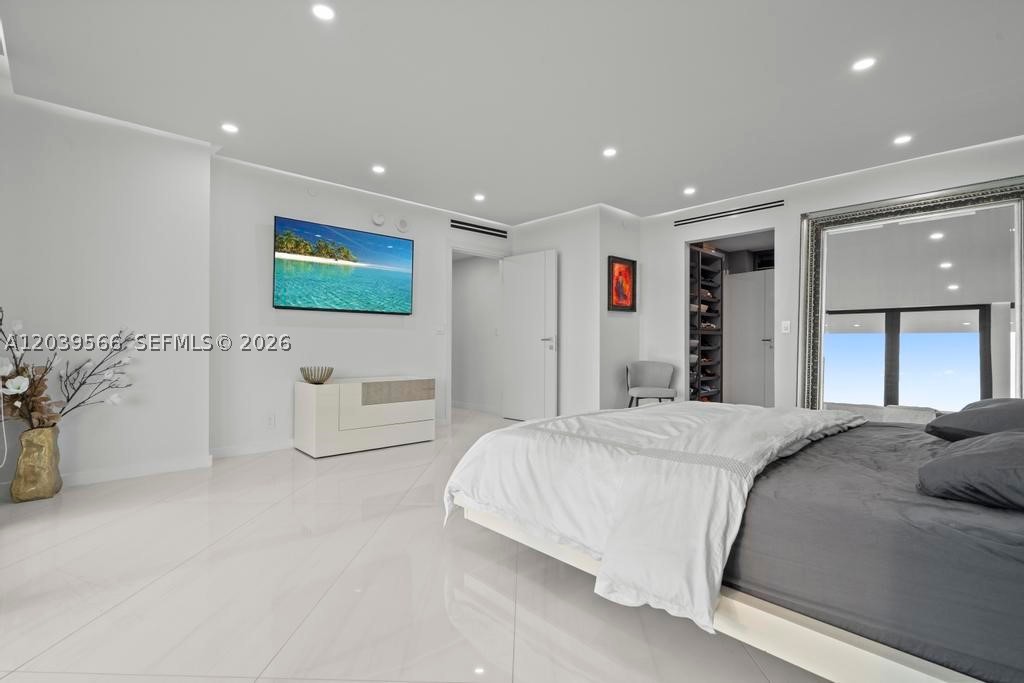 MARINA TOWER CONDO - Residential