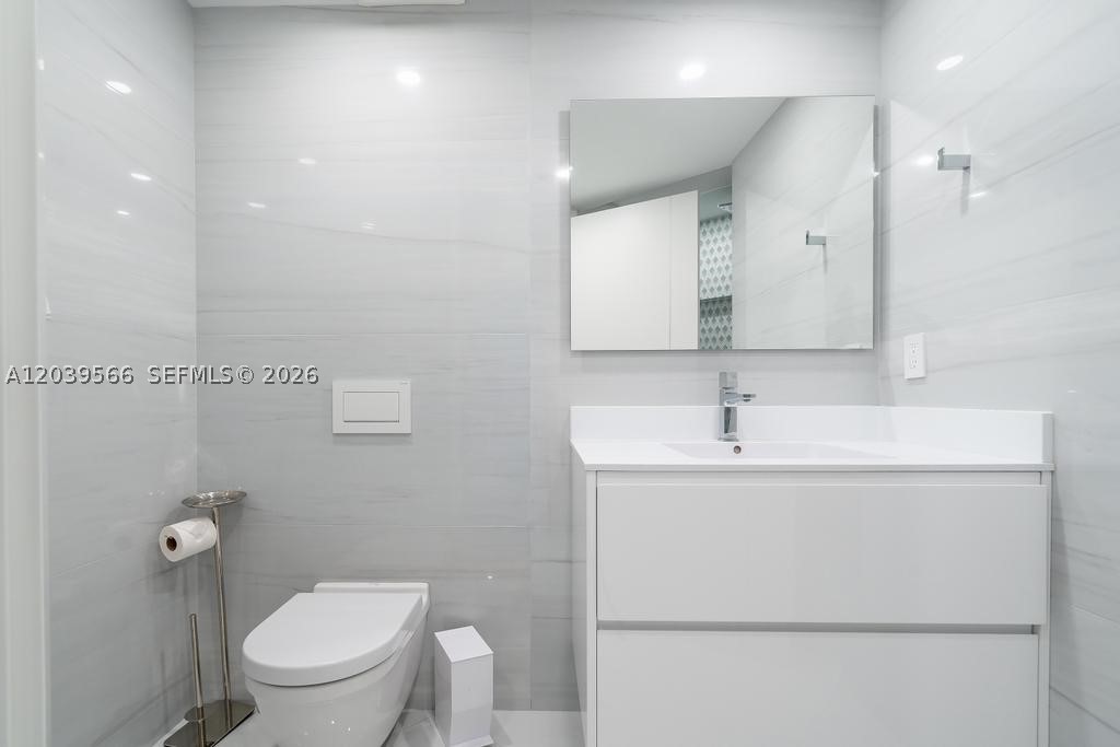 MARINA TOWER CONDO - Residential