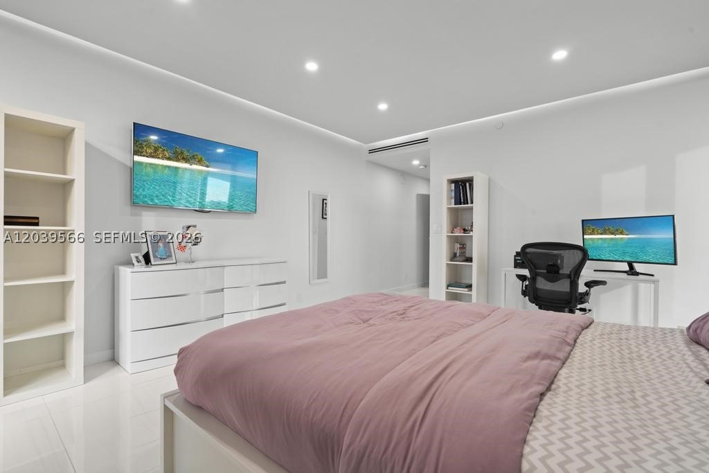 MARINA TOWER CONDO - Residential