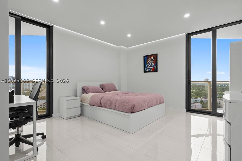 MARINA TOWER CONDO - Residential
