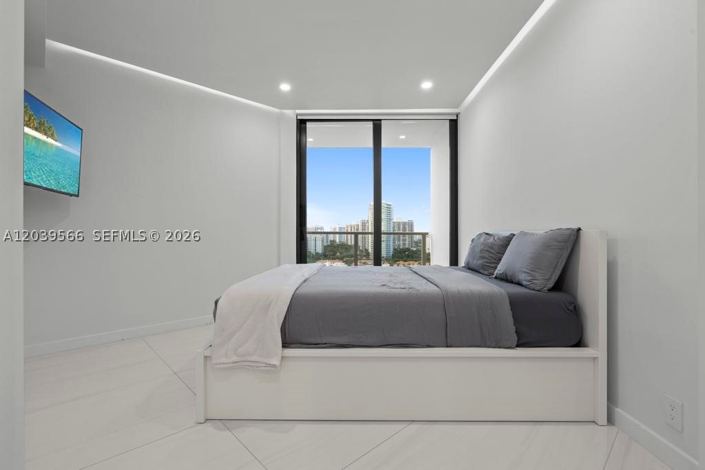 MARINA TOWER CONDO - Residential