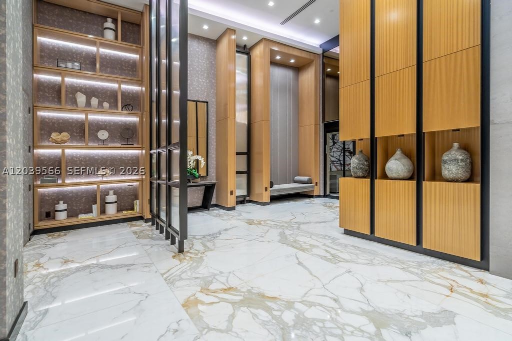 MARINA TOWER CONDO - Residential