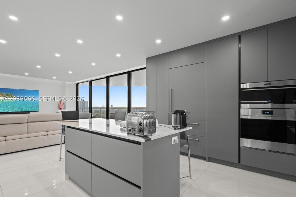 MARINA TOWER CONDO - Residential