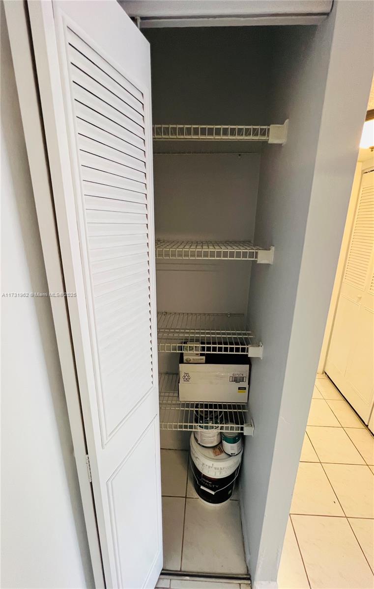 WILSHIRE CONDO - Residential Lease