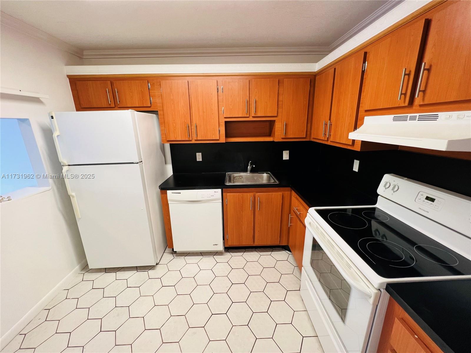 WILSHIRE CONDO - Residential Lease