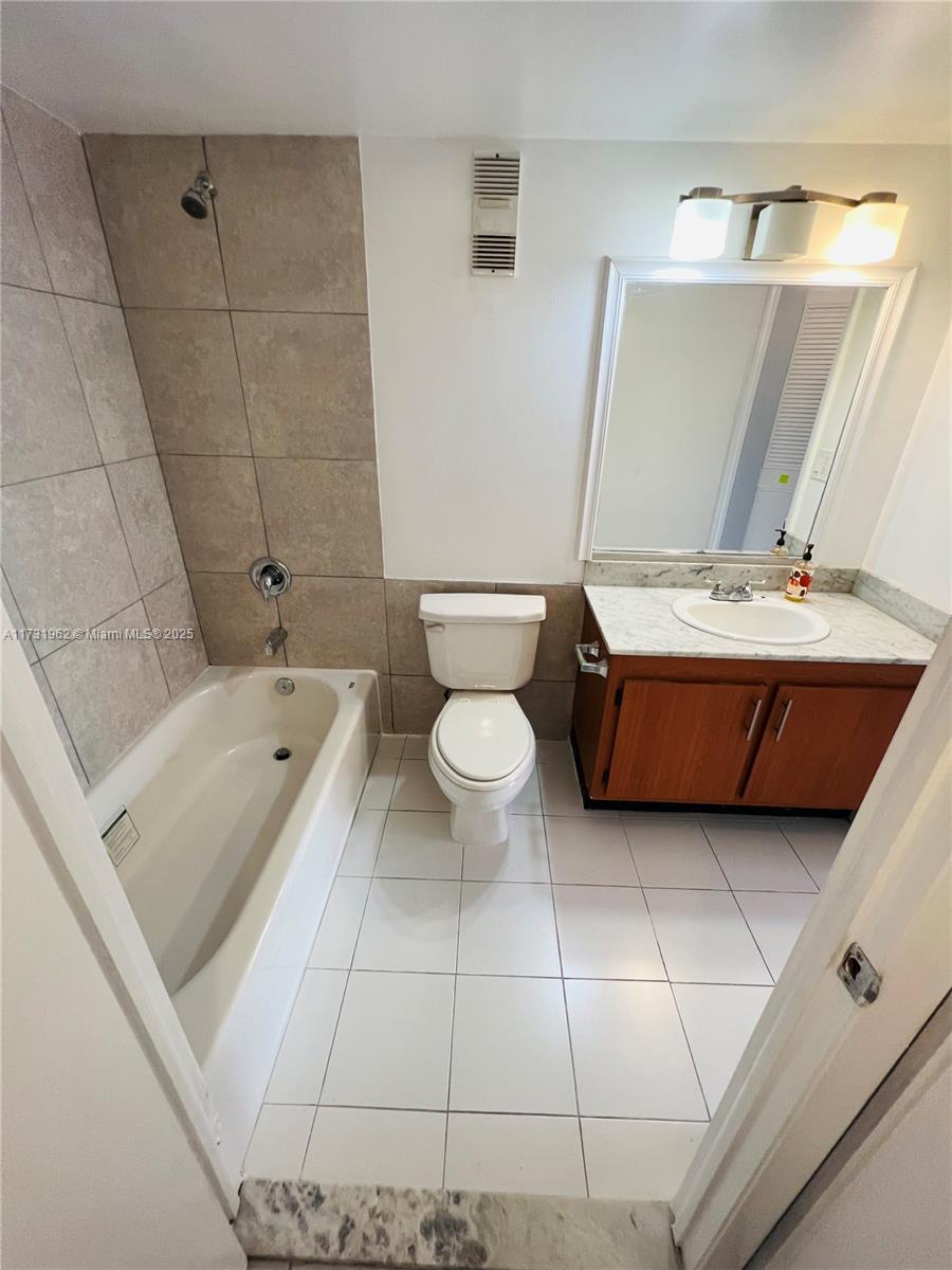 WILSHIRE CONDO - Residential Lease