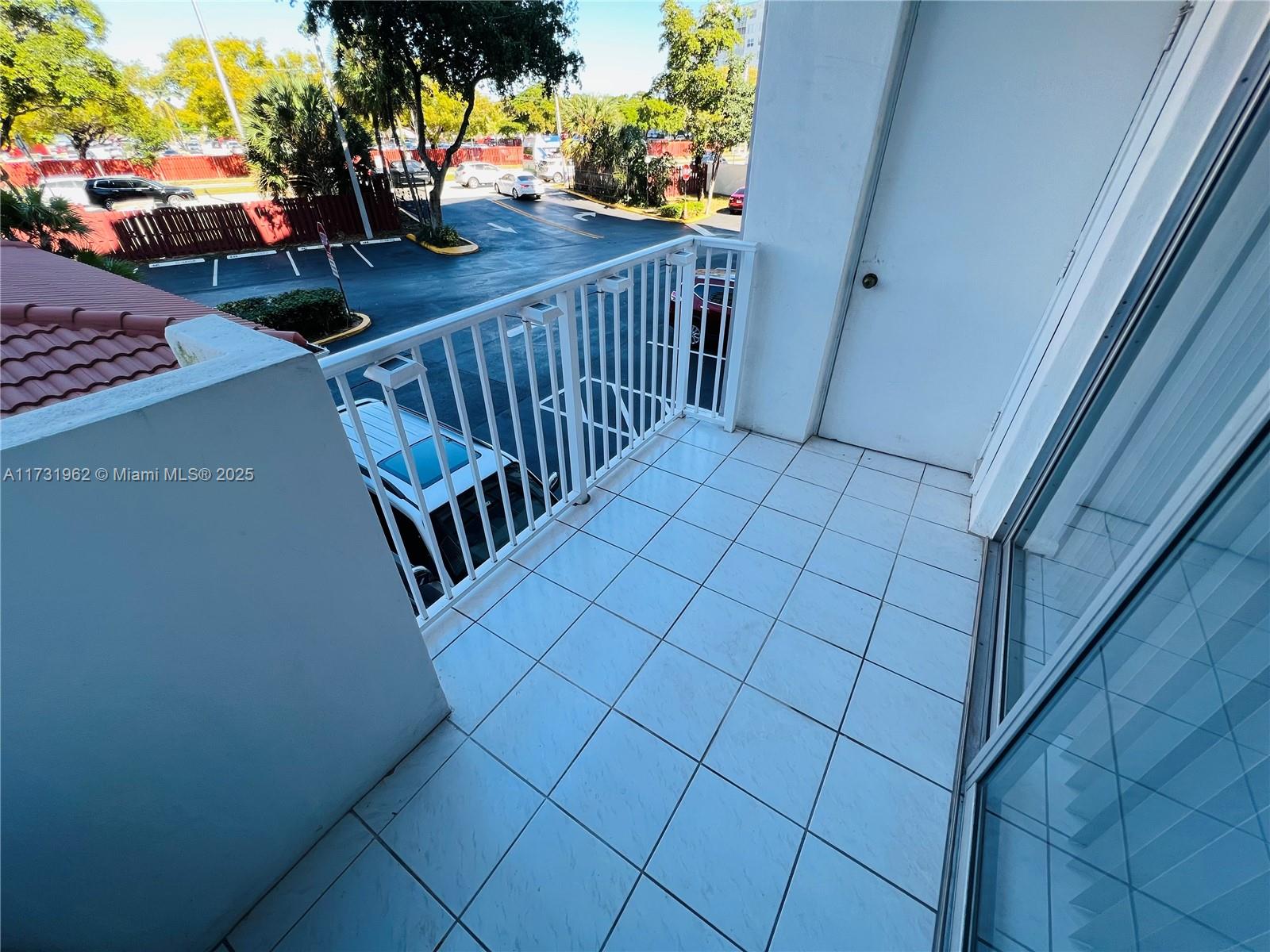 WILSHIRE CONDO - Residential Lease