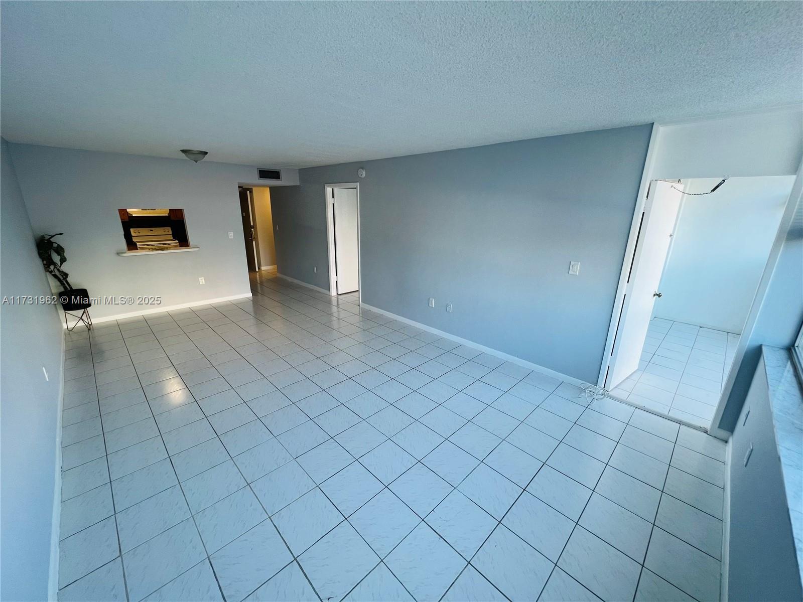 WILSHIRE CONDO - Residential Lease