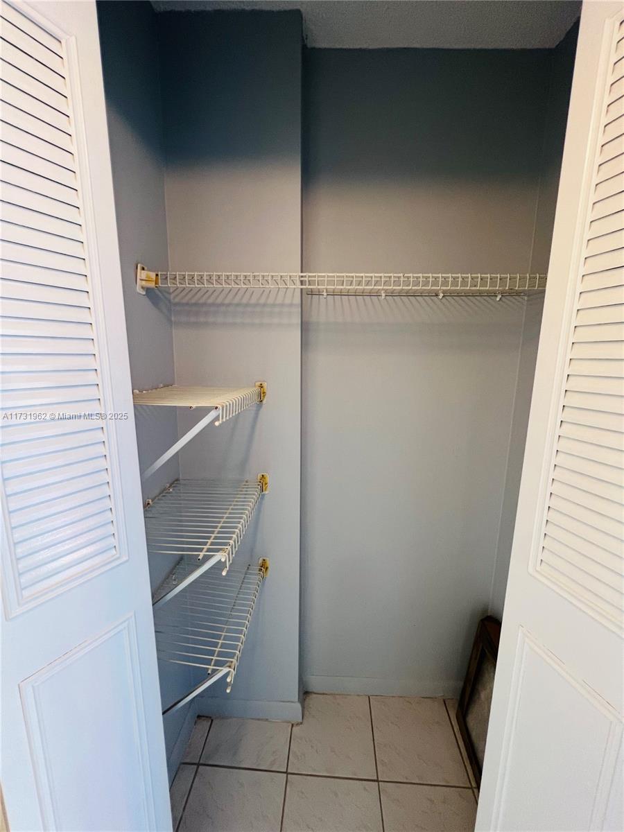 WILSHIRE CONDO - Residential Lease