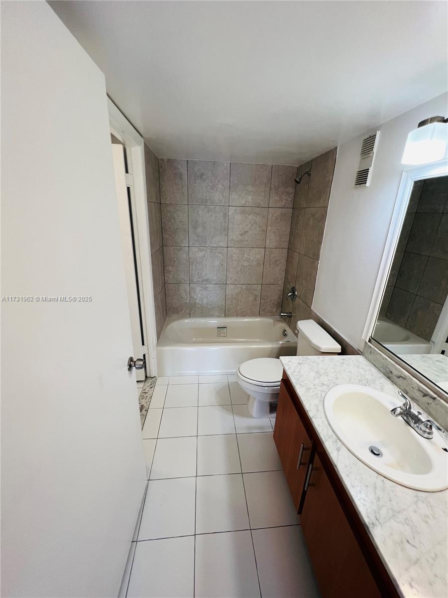 WILSHIRE CONDO - Residential Lease