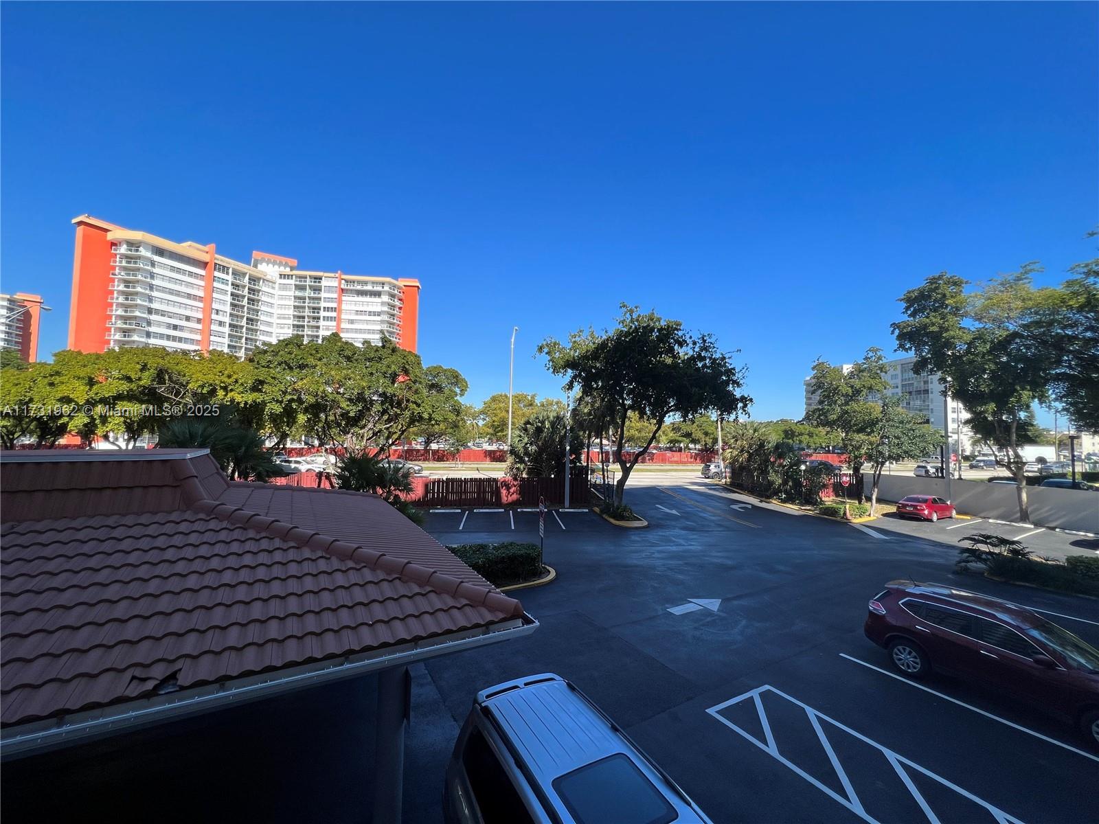 WILSHIRE CONDO - Residential Lease