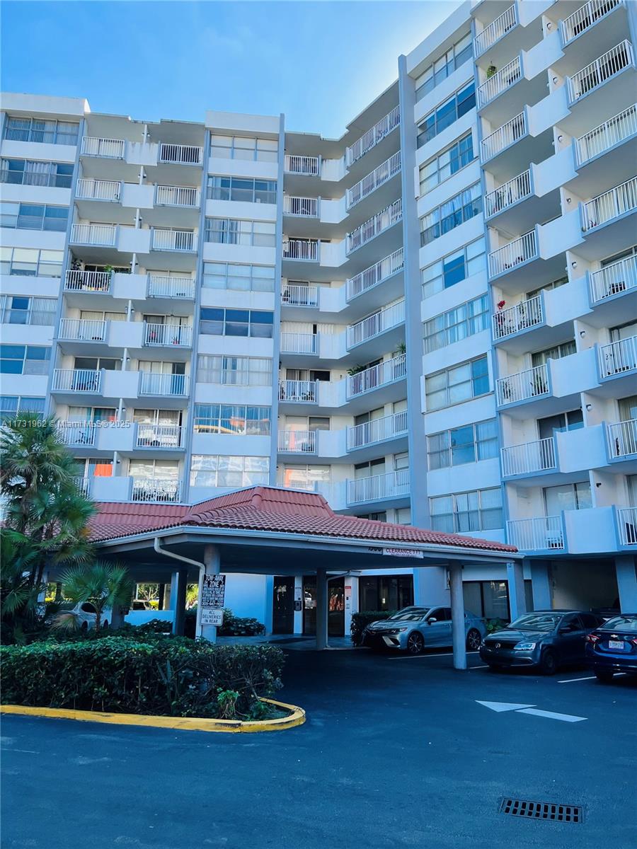 WILSHIRE CONDO - Residential Lease