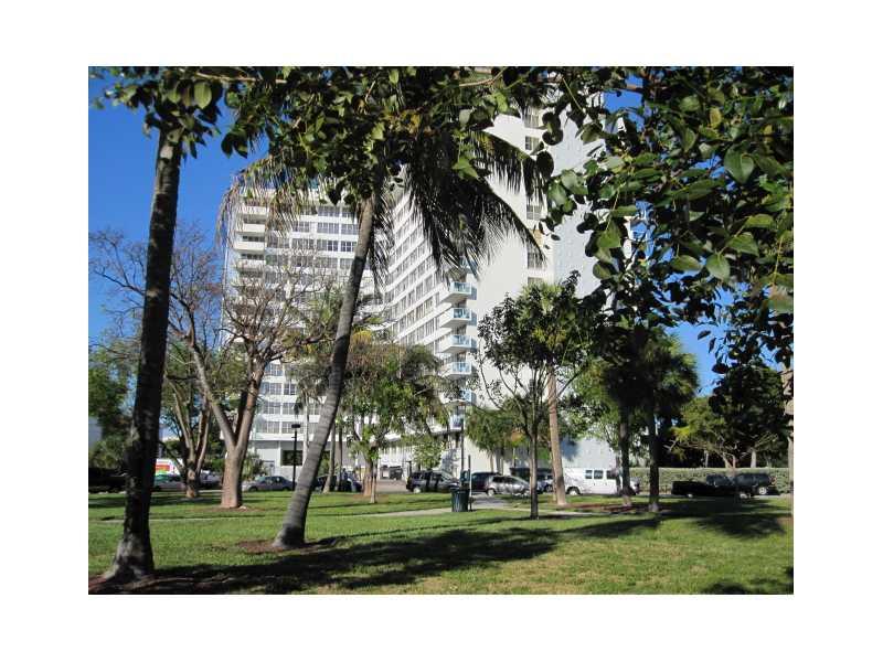 HURRY THIS UNIT WON'T LAST! ONLY 2/2 FOR RENT IN PARKVIEW POINT!  PLUS THIS UNIT HAS A BALCONY!  360 DEGREE VIEW OF OCEAN, INTRACOASTAL & MIAMI SKYLINE! SPACIOUS CORNER UNIT, COMPLETELY REMODELED WITH ATTENTION TO EVERY DETAIL. STAINLESS APPLIANCES, HURRI CANE SHUTTERS, TONS OF CLOSET SPACE. BUILDING COMPLETELY RENNOVATED WITH REMODELED LOBBY & HALLWAYS. AMMENITIES INCLU HEATED POOLS, GYM, VALET, BIKE STORAGE, SOCIAL ROOM. WALK TO BEACH, PARKS, SHOPPING & SCHOOLS.  BEST CONDO IN NORTH BEACH!